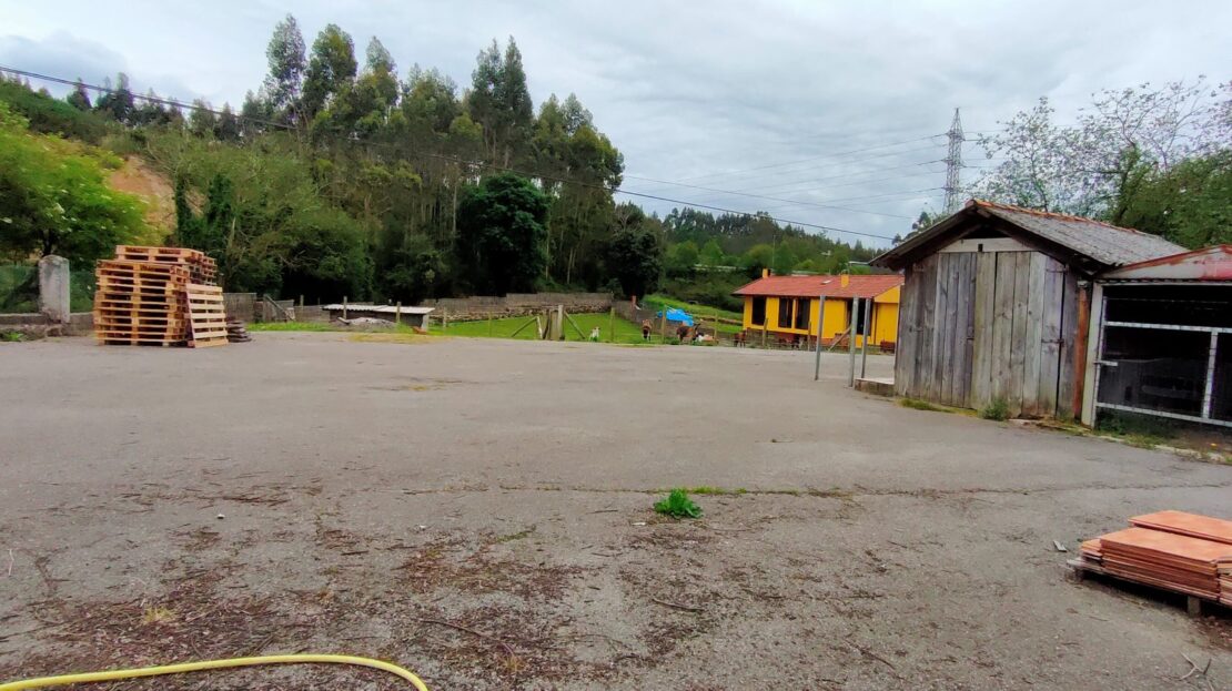 Finca edificable en Castrillón, sita en La Cruz de Illas.