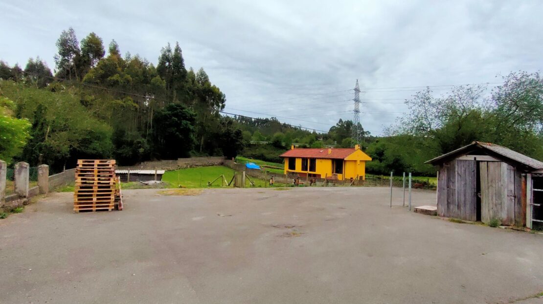Finca edificable en Castrillón, sita en La Cruz de Illas.