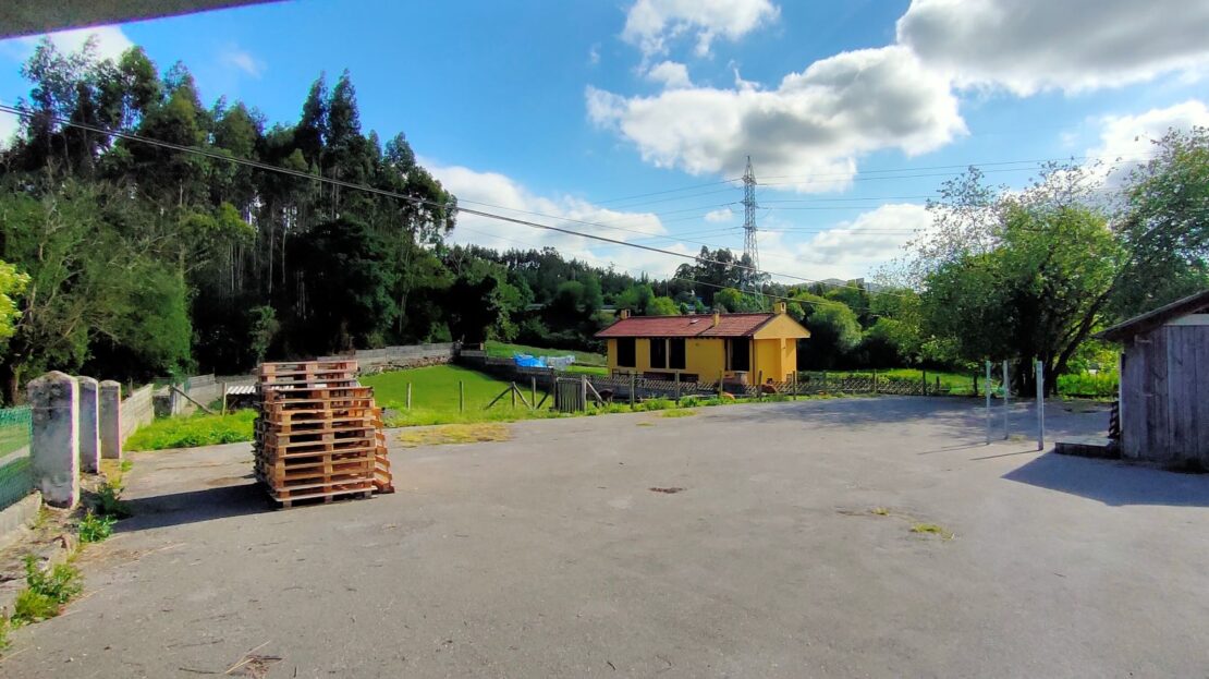 Finca edificable en Castrillón, sita en La Cruz de Illas.