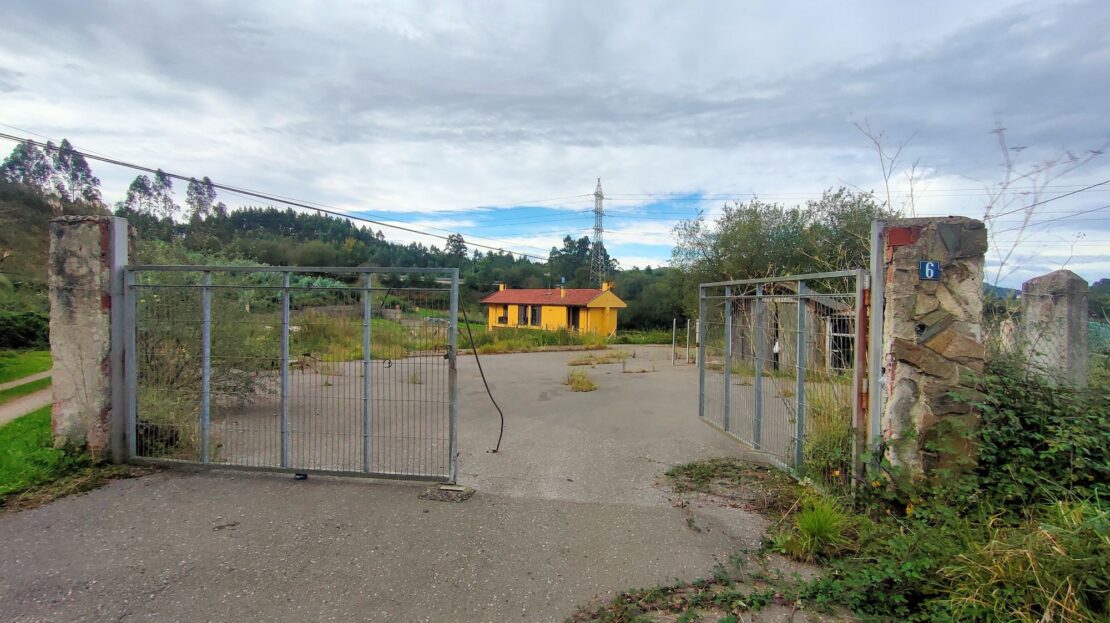 Finca edificable en Castrillón, sita en La Cruz de Illas.