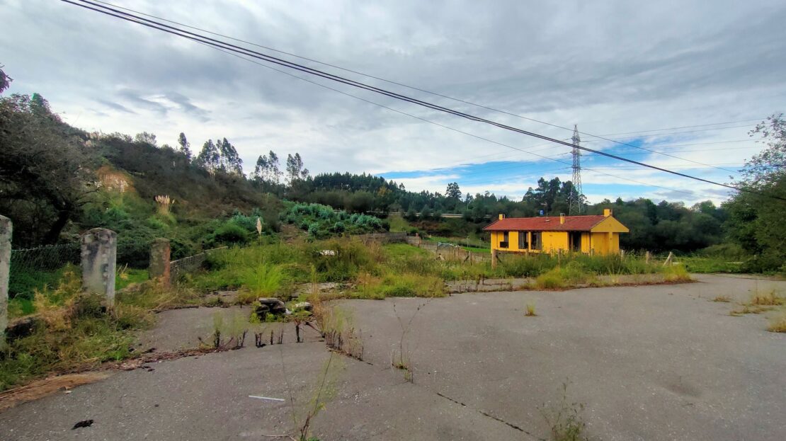 Finca edificable en Castrillón, sita en La Cruz de Illas.