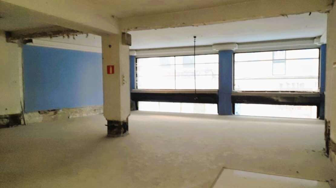 Local comercial situado en el centro de Avilés.