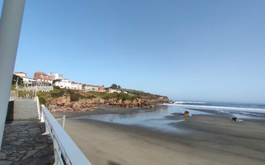 Casa con finca en Santa María del Mar, Naveces (Castrillón), Asturias